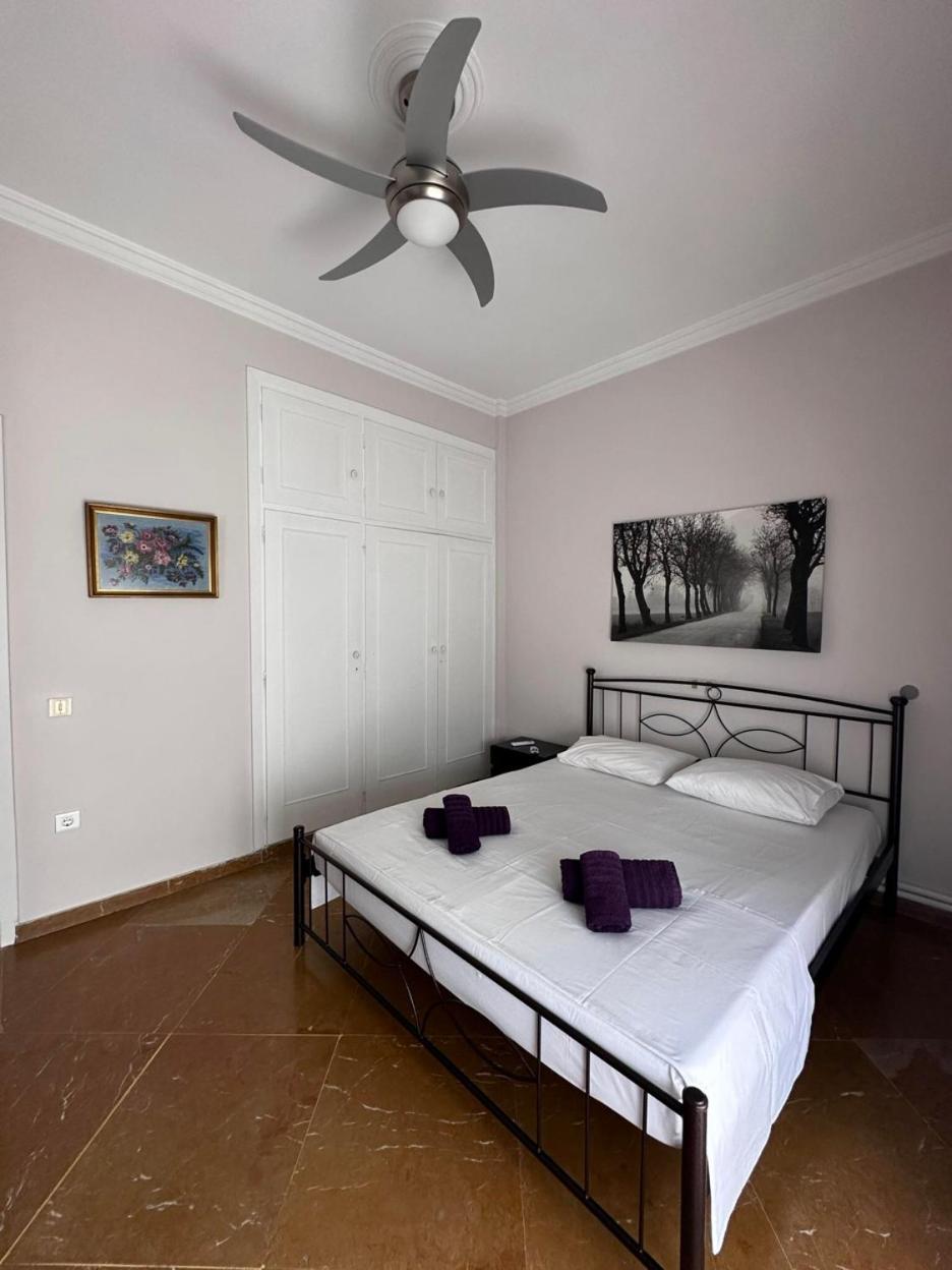 Beach Front Apartment Nea Palatia ภายนอก รูปภาพ