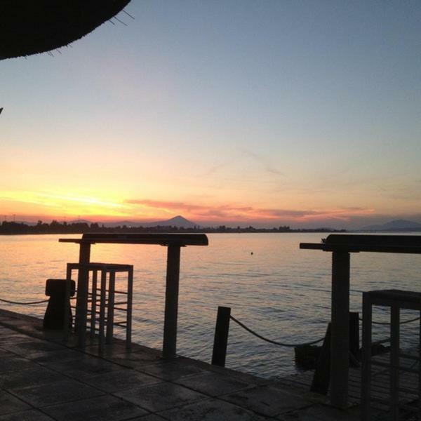 Beach Front Apartment Nea Palatia ภายนอก รูปภาพ