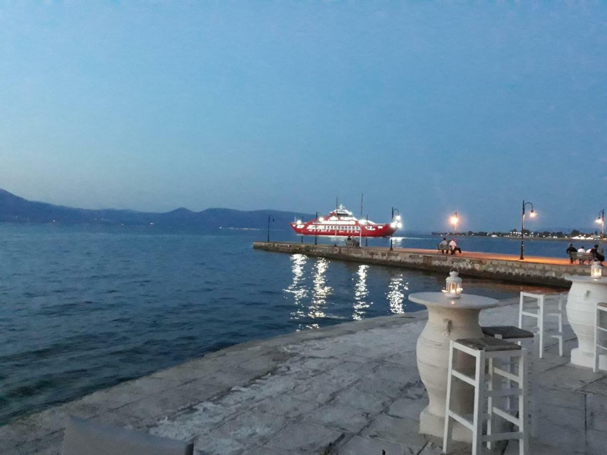 Beach Front Apartment Nea Palatia ภายนอก รูปภาพ
